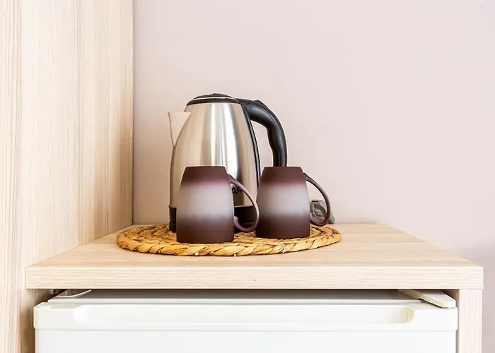 41 - Central, Access * Himarë